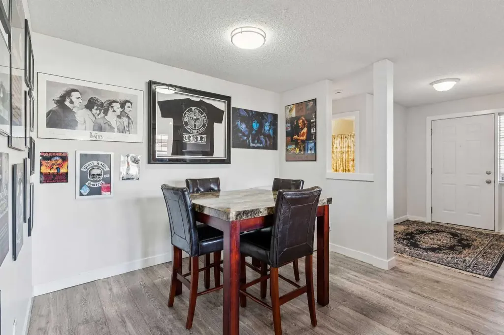 7171 Coach Hill Road SW Calgary AB T3H 3R7