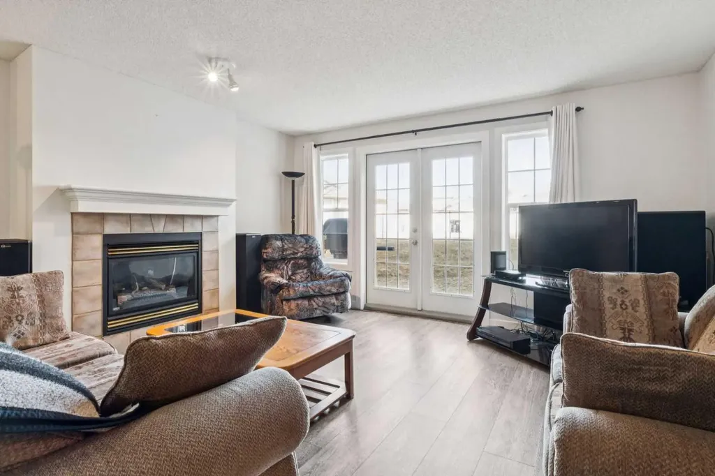 7171 Coach Hill Road SW Calgary AB T3H 3R7