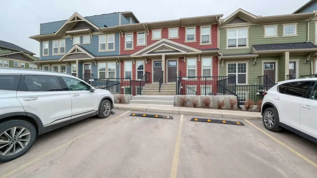 417 Cranbrook Square SE Calgary AB T3M 3K8