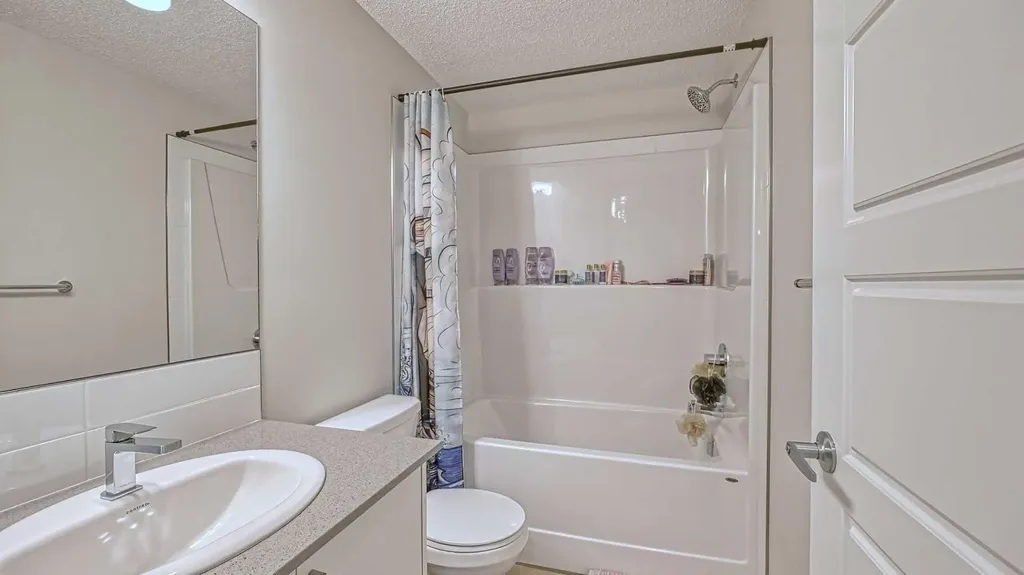 417 Cranbrook Square SE Calgary AB T3M 3K8