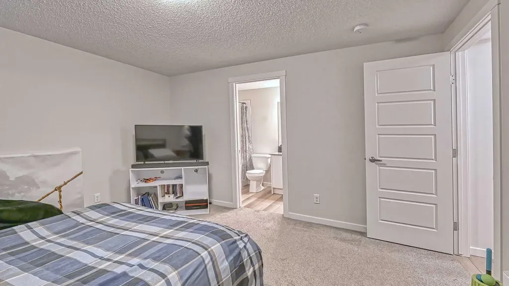 417 Cranbrook Square SE Calgary AB T3M 3K8