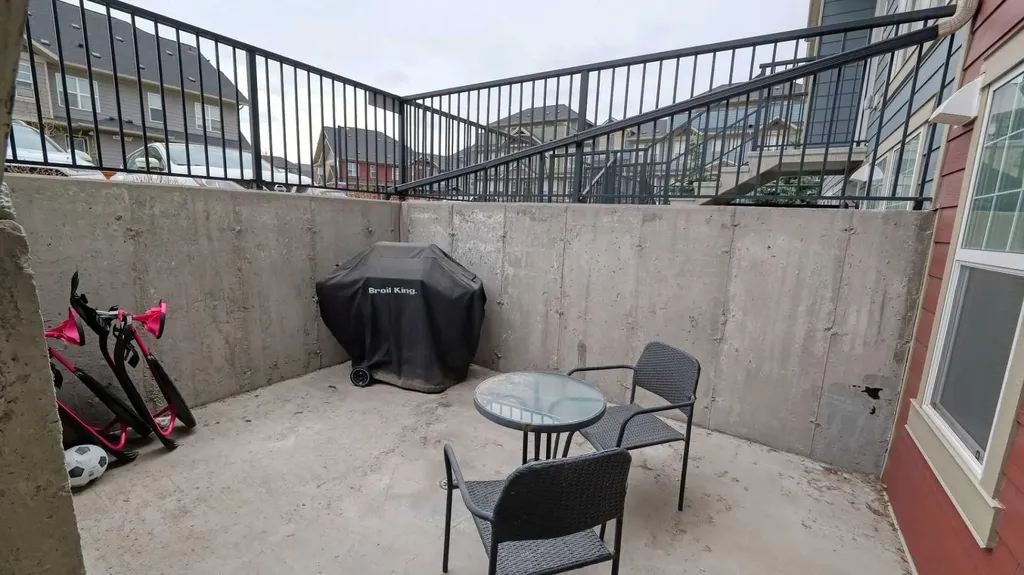417 Cranbrook Square SE Calgary AB T3M 3K8