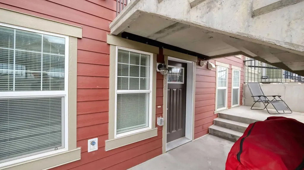 417 Cranbrook Square SE Calgary AB T3M 3K8