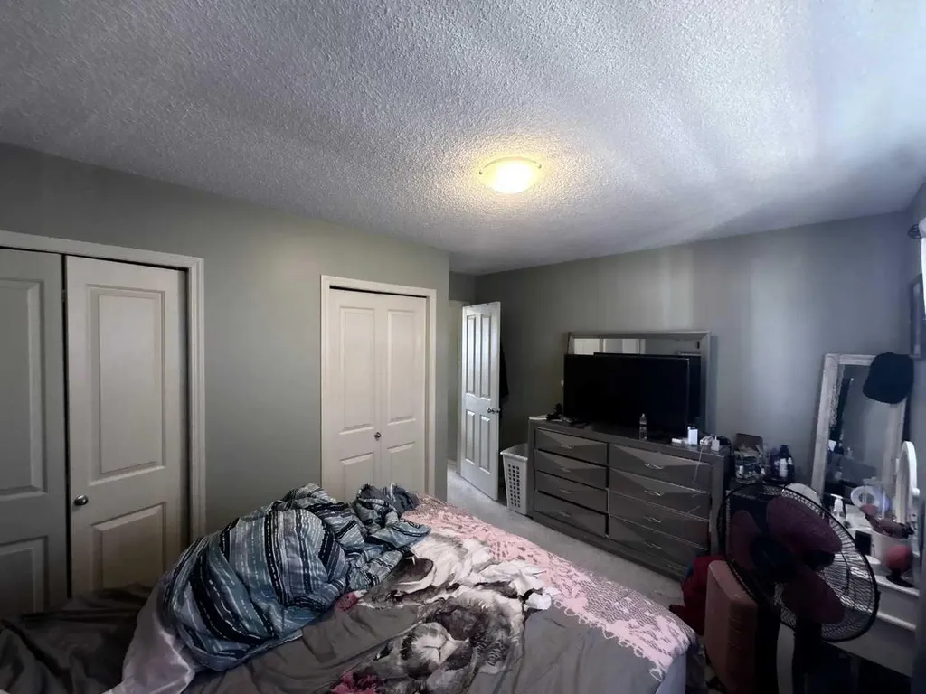 138 Saddlebrook Point NE Calgary AB T3J 0G3