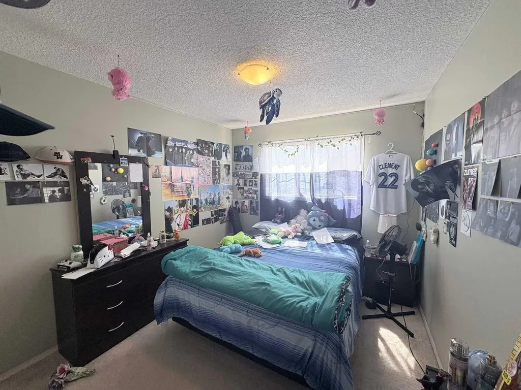 138 Saddlebrook Point NE Calgary AB T3J 0G3