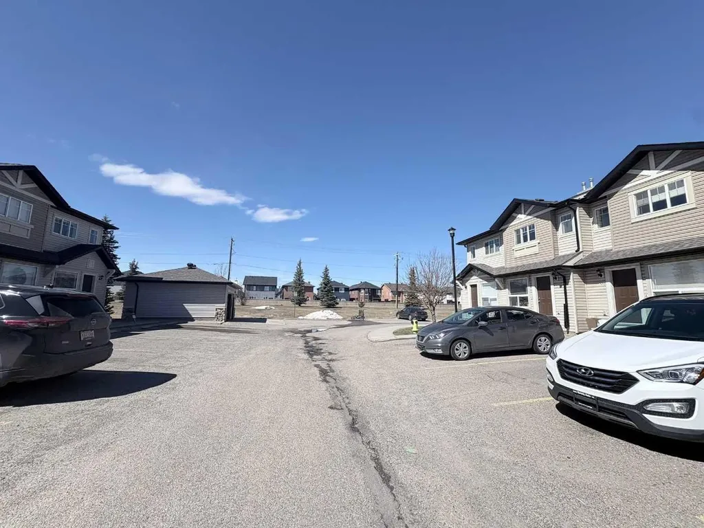 138 Saddlebrook Point NE Calgary AB T3J 0G3