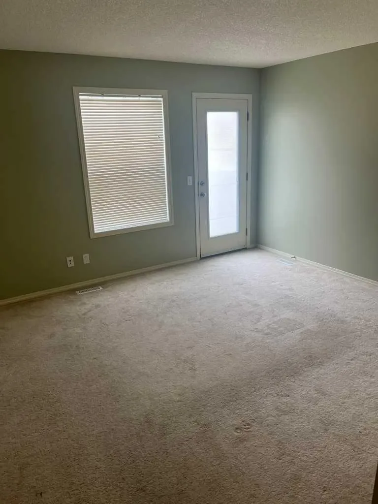 138 Saddlebrook Point NE Calgary AB T3J 0G3