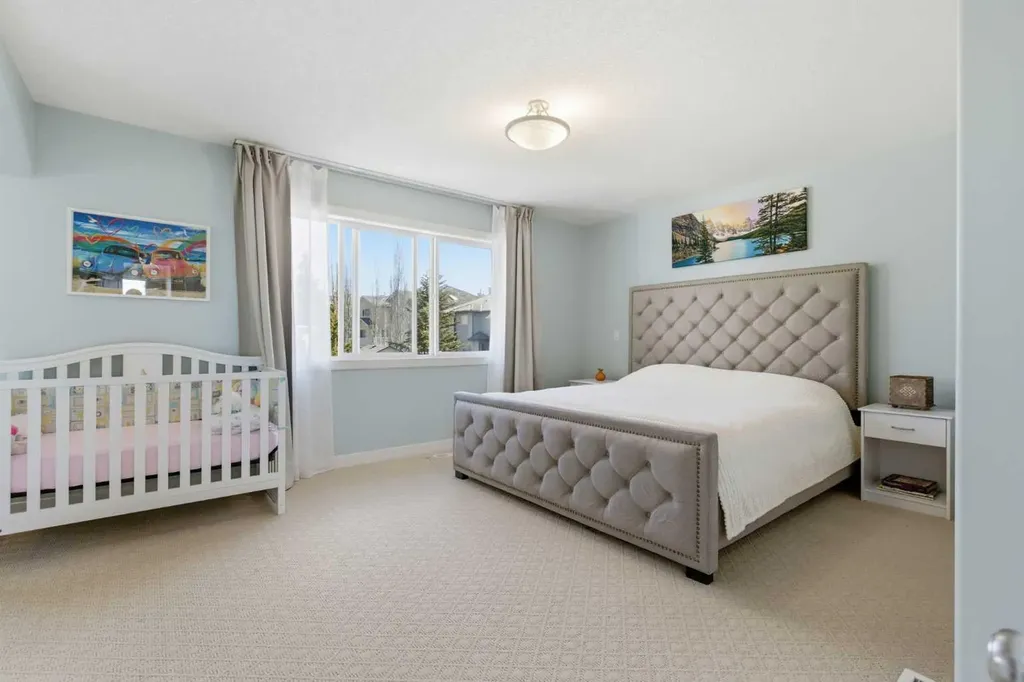 18 Royal Crest Way NW Calgary AB T3G 4M8