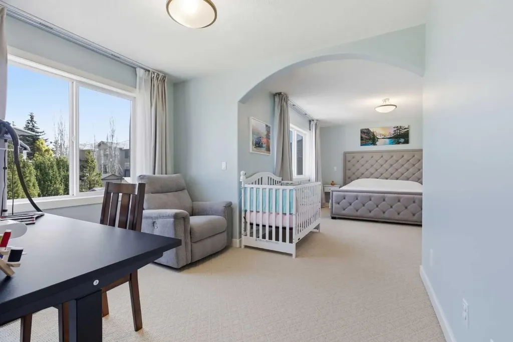 18 Royal Crest Way NW Calgary AB T3G 4M8