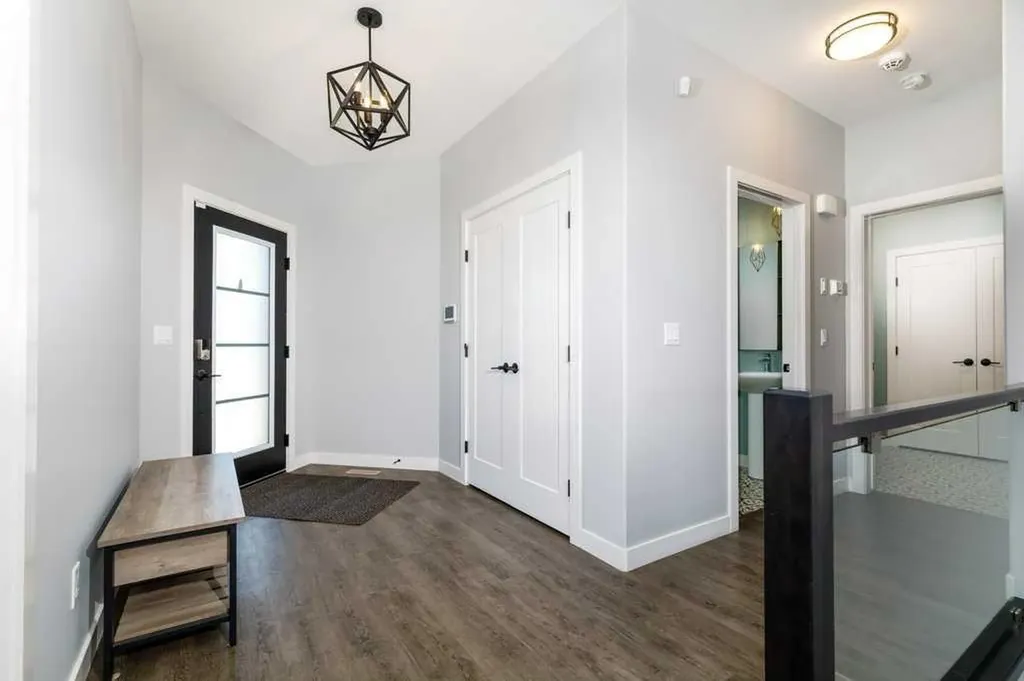 23 Cole Way Sylvan Lake AB T4S 0L6