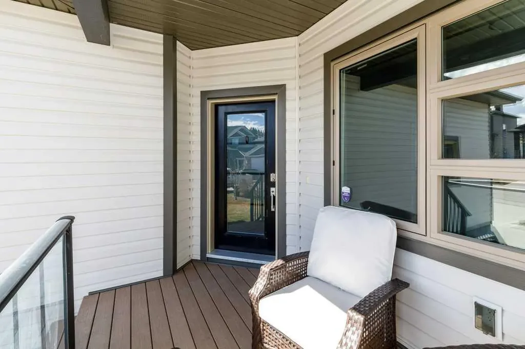 23 Cole Way Sylvan Lake AB T4S 0L6