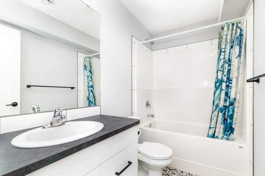 23 Cole Way Sylvan Lake AB T4S 0L6