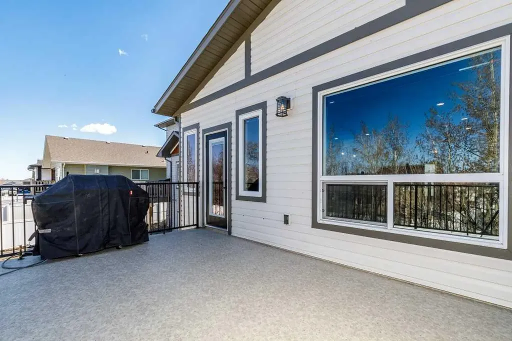 23 Cole Way Sylvan Lake AB T4S 0L6