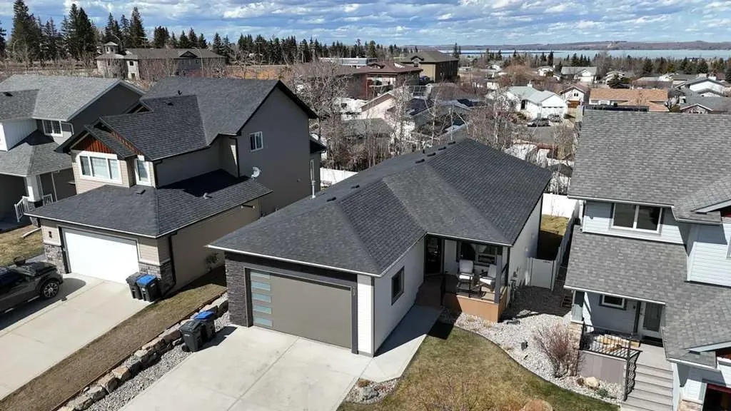 23 Cole Way Sylvan Lake AB T4S 0L6