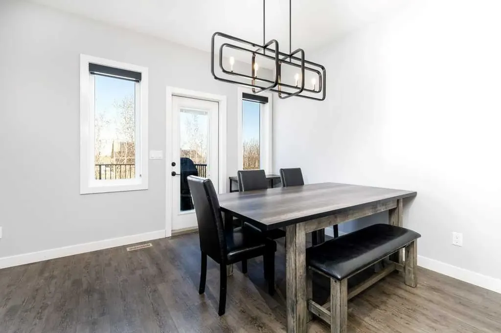 23 Cole Way Sylvan Lake AB T4S 0L6