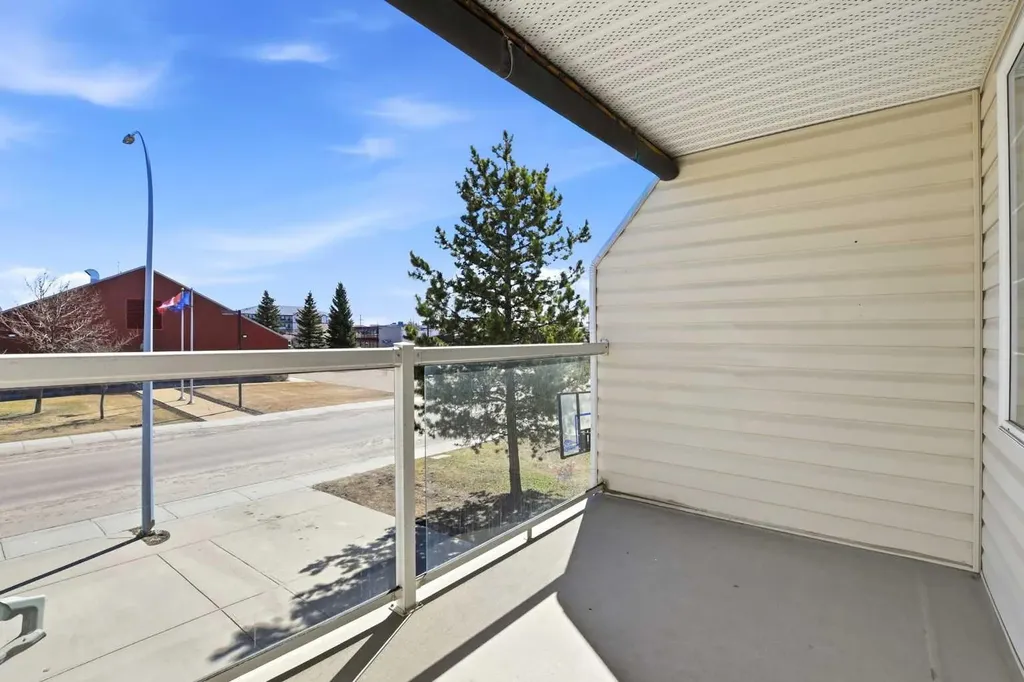 4823 45 Avenue Innisfail AB T4G 1P3
