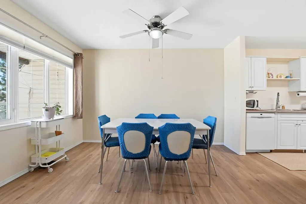 4823 45 Avenue Innisfail AB T4G 1P3