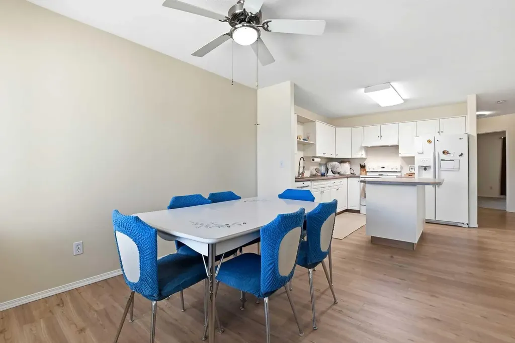 4823 45 Avenue Innisfail AB T4G 1P3