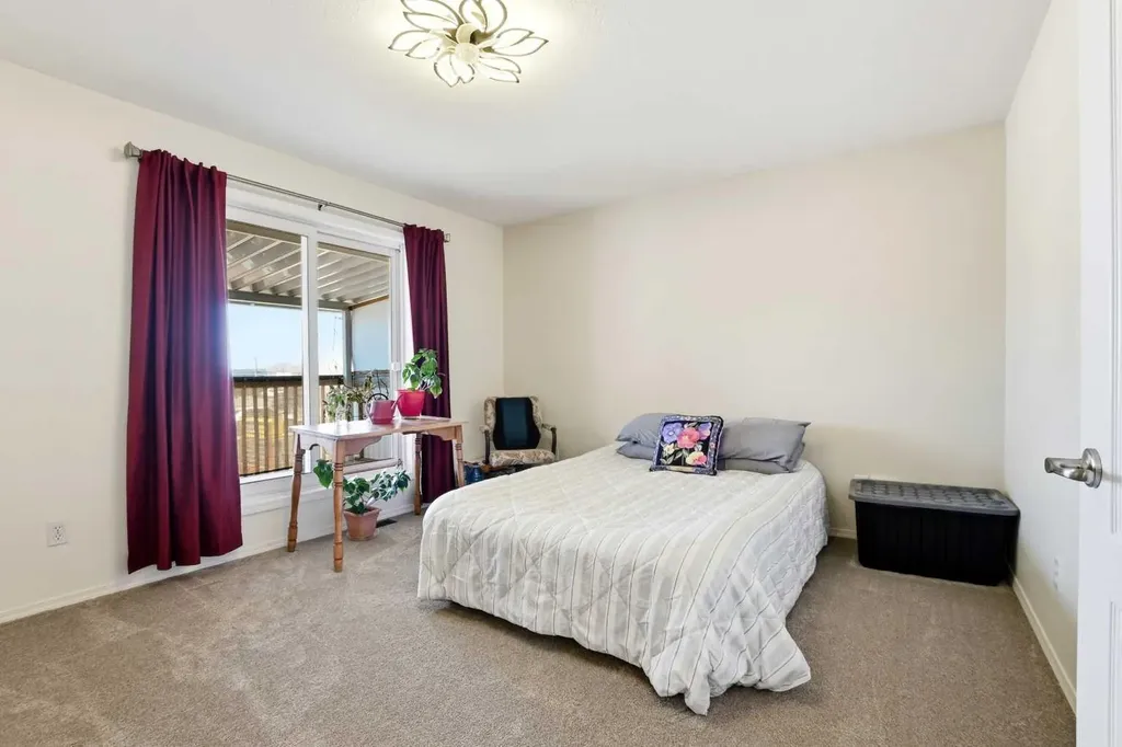 4823 45 Avenue Innisfail AB T4G 1P3