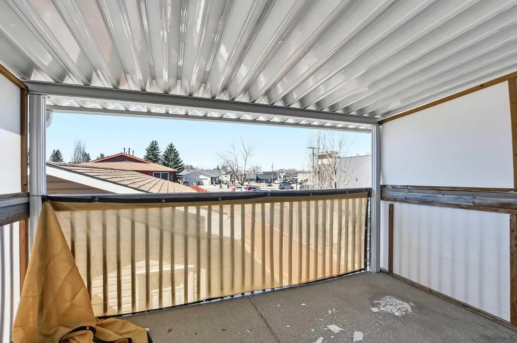4823 45 Avenue Innisfail AB T4G 1P3