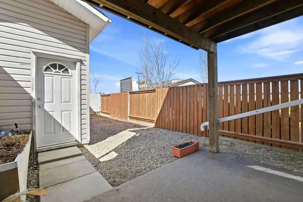 4823 45 Avenue Innisfail AB T4G 1P3