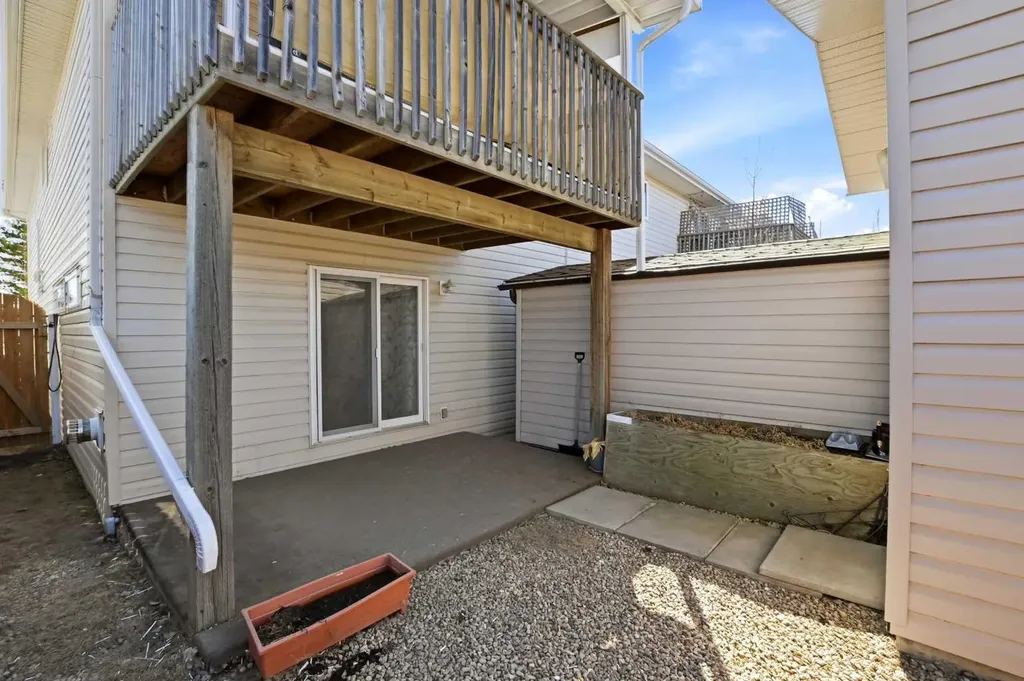 4823 45 Avenue Innisfail AB T4G 1P3