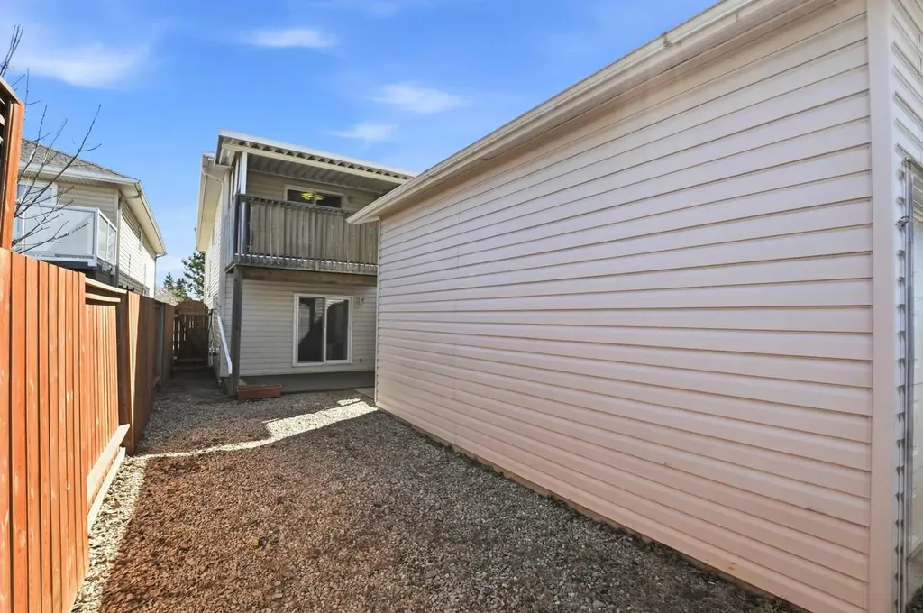 4823 45 Avenue Innisfail AB T4G 1P3