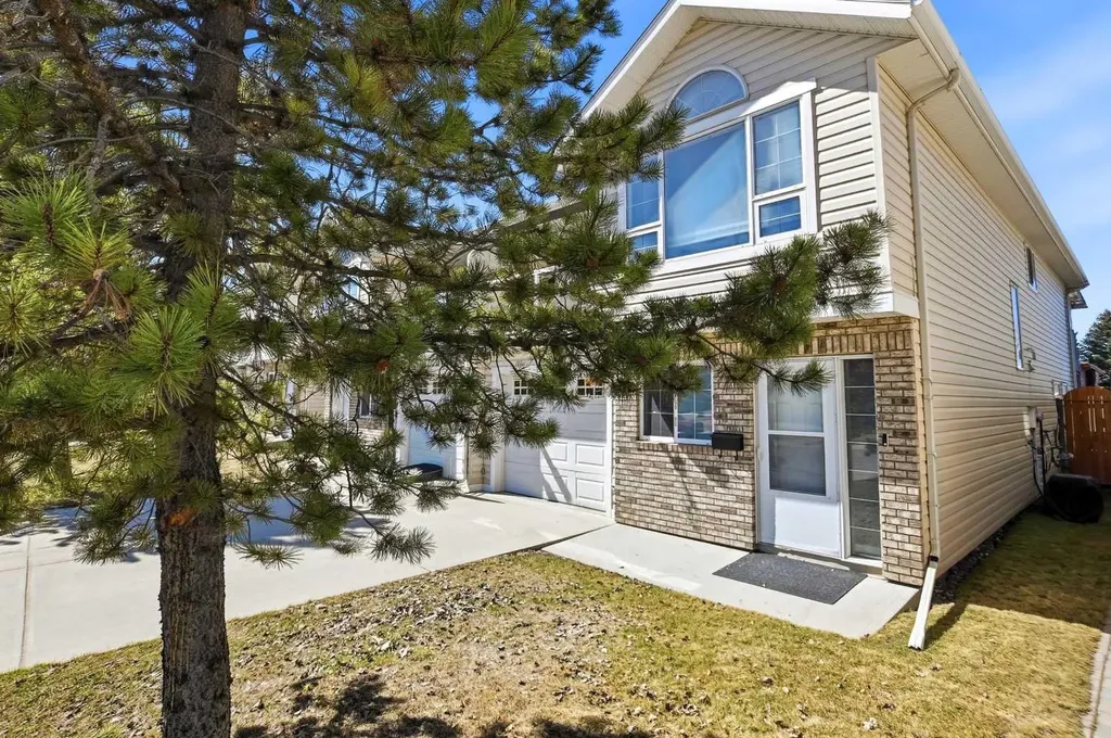4823 45 Avenue Innisfail AB T4G 1P3