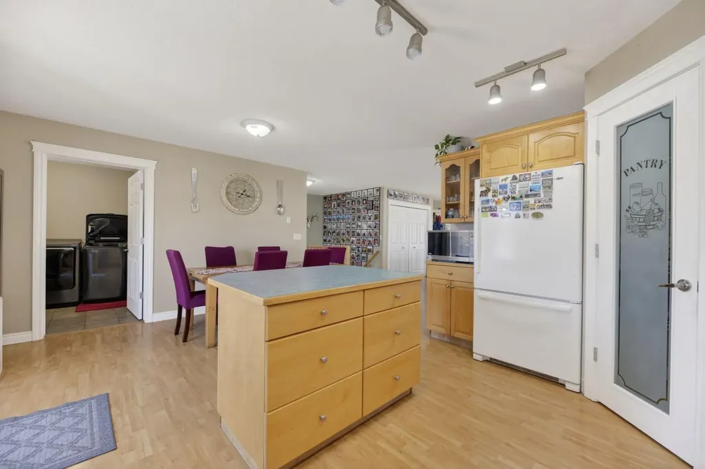15 Meadowview Court Didsbury AB T0M0W0
