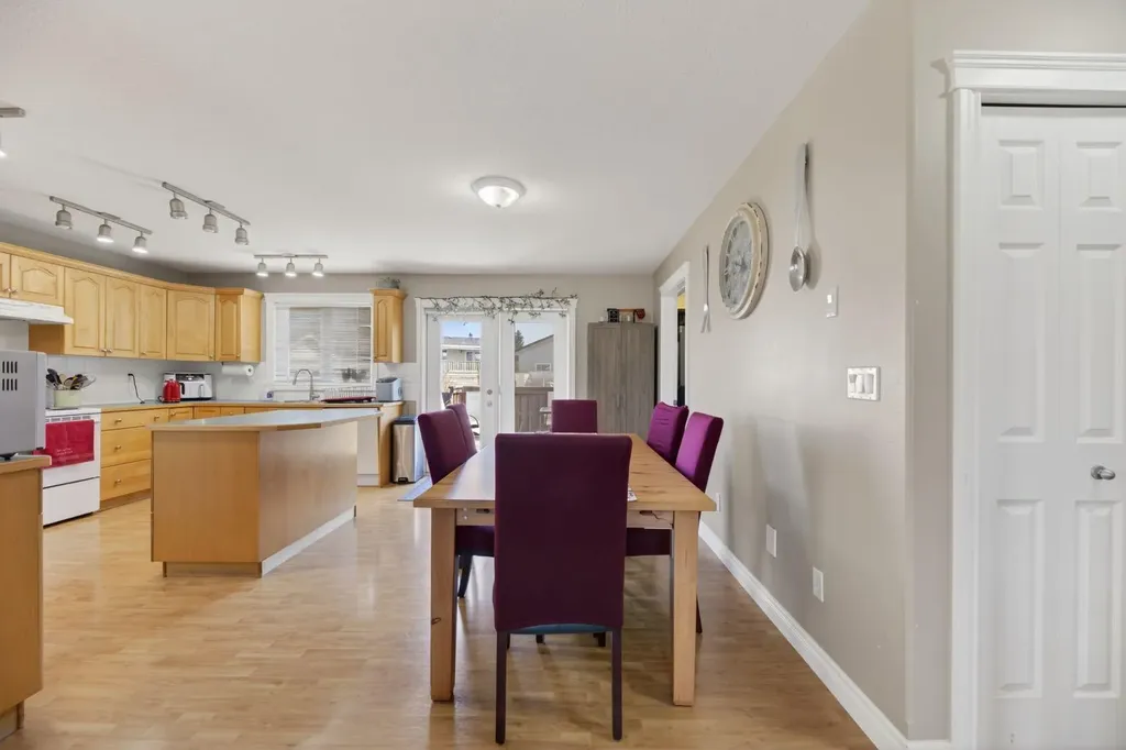 15 Meadowview Court Didsbury AB T0M0W0