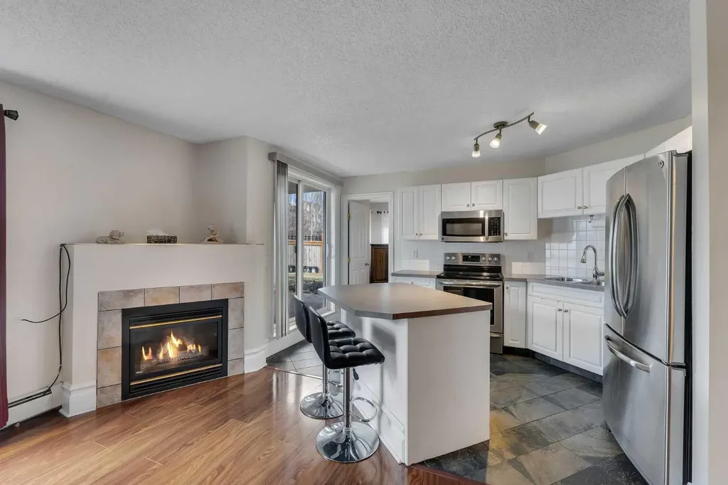 7106 Valleyview Park SE Calgary AB T2B3R6