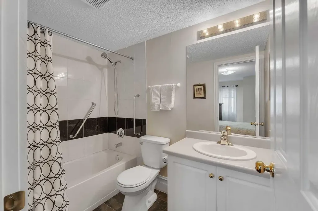 7106 Valleyview Park SE Calgary AB T2B3R6