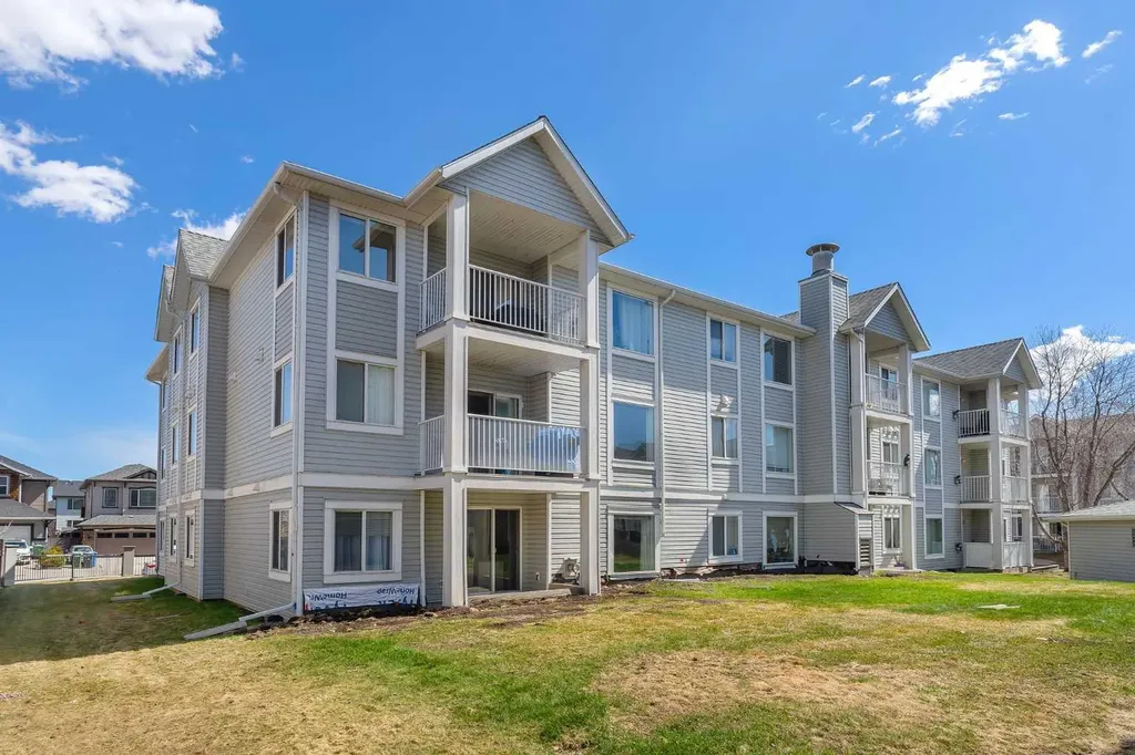 7106 Valleyview Park SE Calgary AB T2B3R6