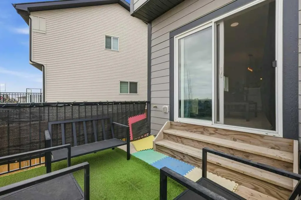 151 Creekstone Way SW Calgary AB T2X 4P9