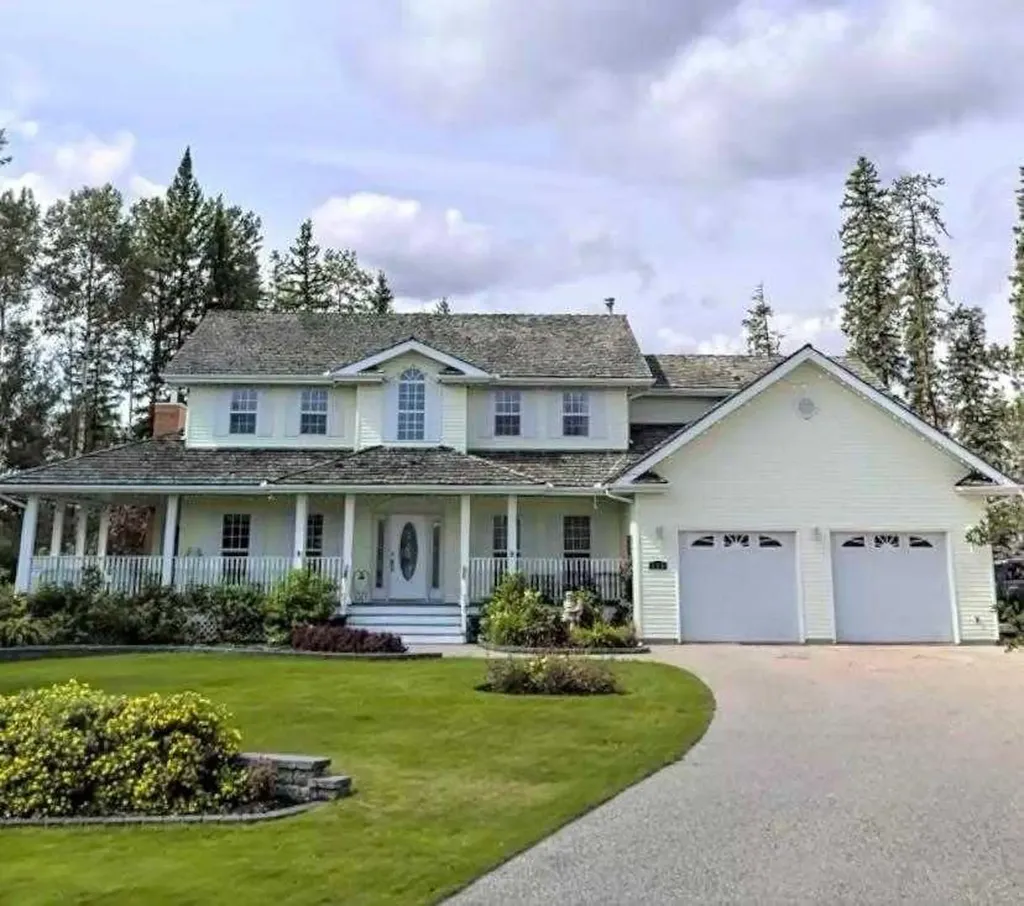 113 Park Drive Whitecourt AB T7S1S6