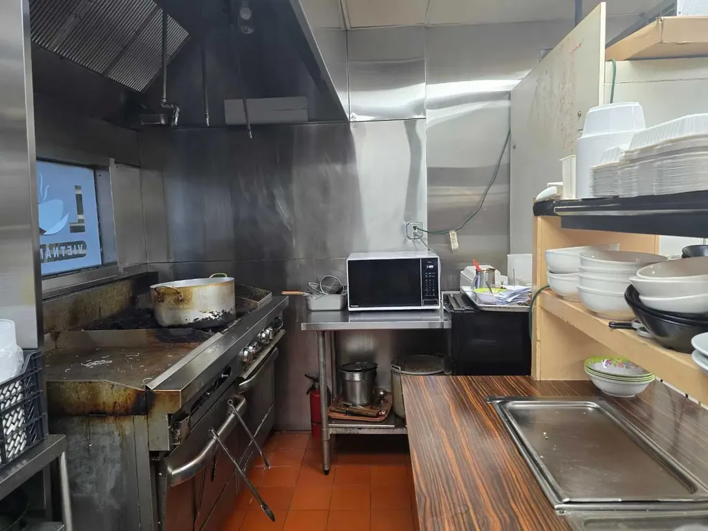 971 64 Avenue NE Calgary AB T2E 9b7