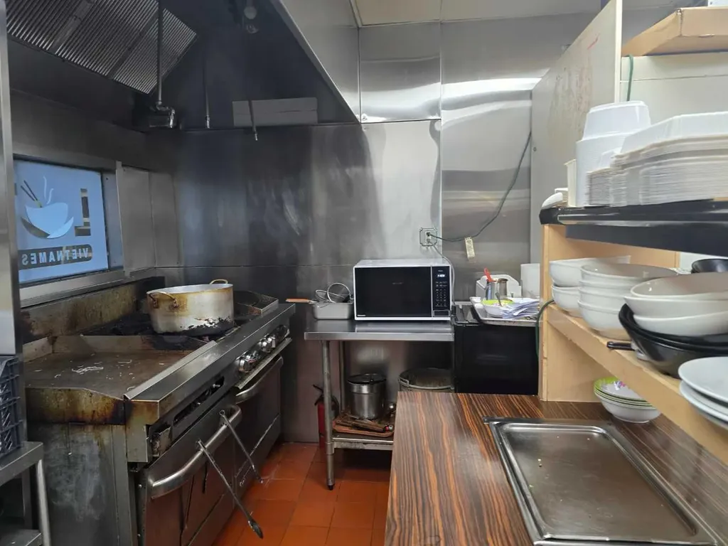 971 64 Avenue NE Calgary AB T2E 9b7