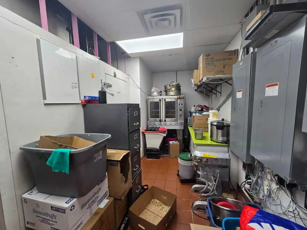 971 64 Avenue NE Calgary AB T2E 9b7
