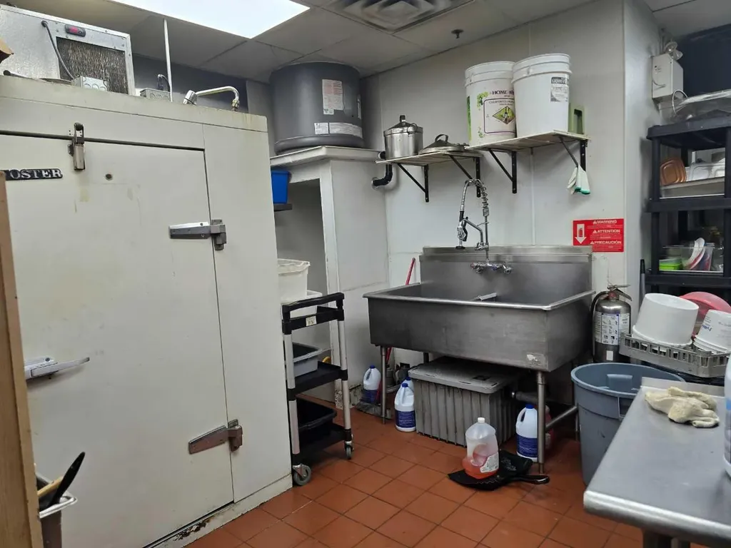 971 64 Avenue NE Calgary AB T2E 9b7