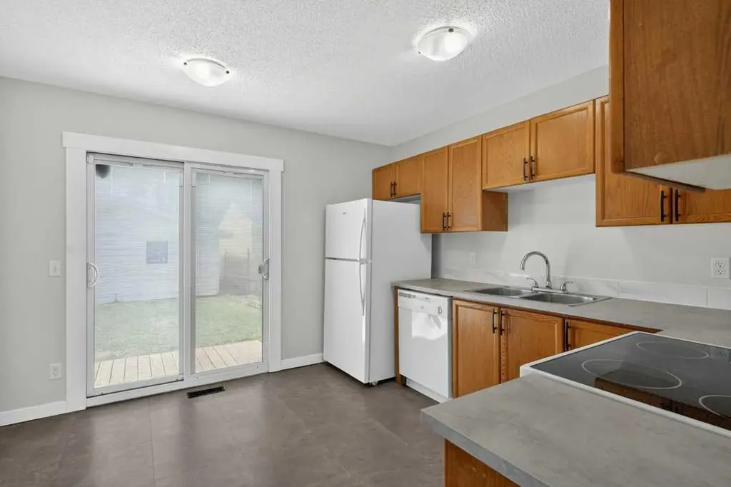 35 Martinview Crescent NE Calgary AB T3J 2S2