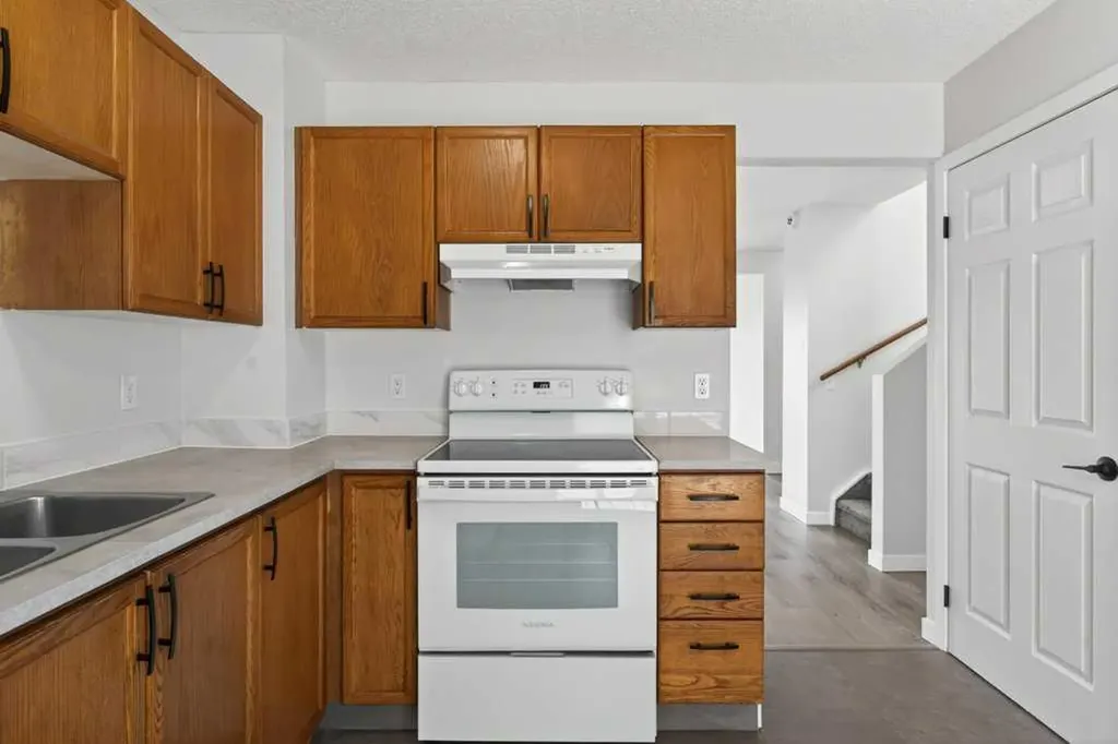 35 Martinview Crescent NE Calgary AB T3J 2S2