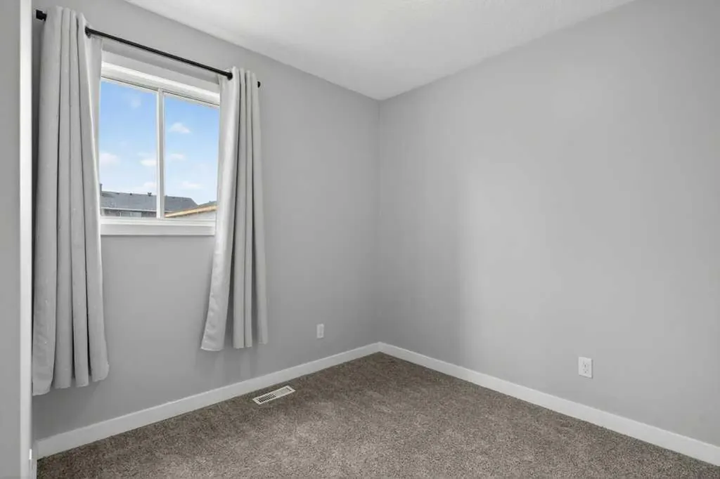 35 Martinview Crescent NE Calgary AB T3J 2S2