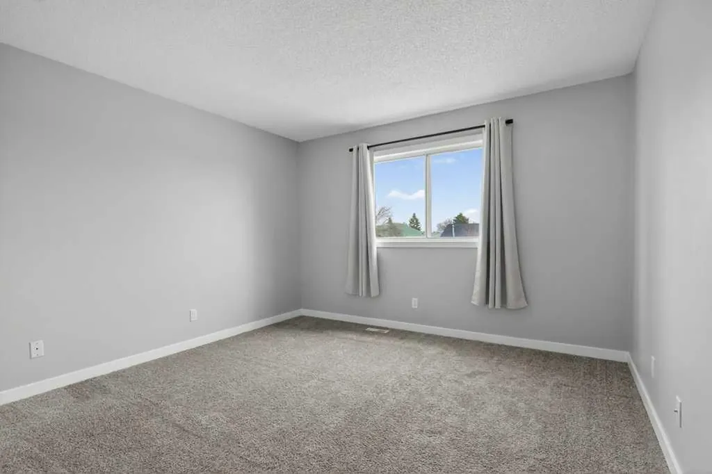 35 Martinview Crescent NE Calgary AB T3J 2S2