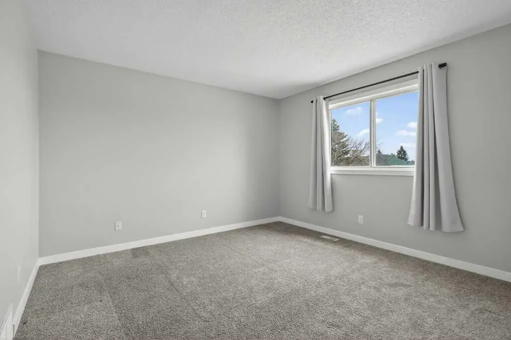 35 Martinview Crescent NE Calgary AB T3J 2S2