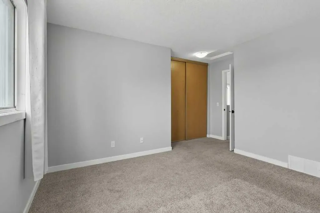 35 Martinview Crescent NE Calgary AB T3J 2S2