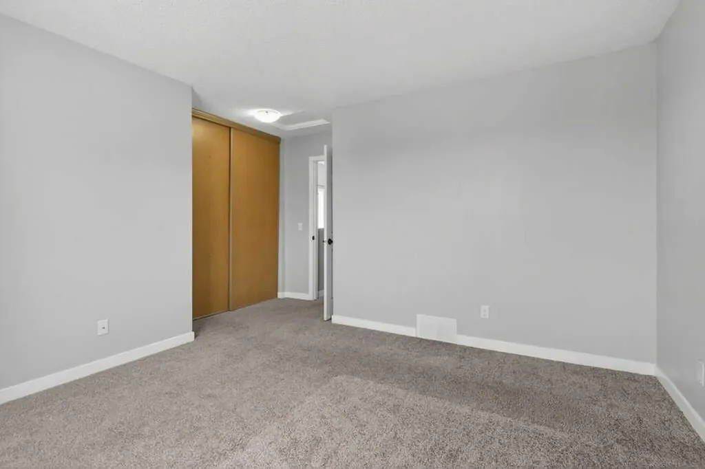 35 Martinview Crescent NE Calgary AB T3J 2S2