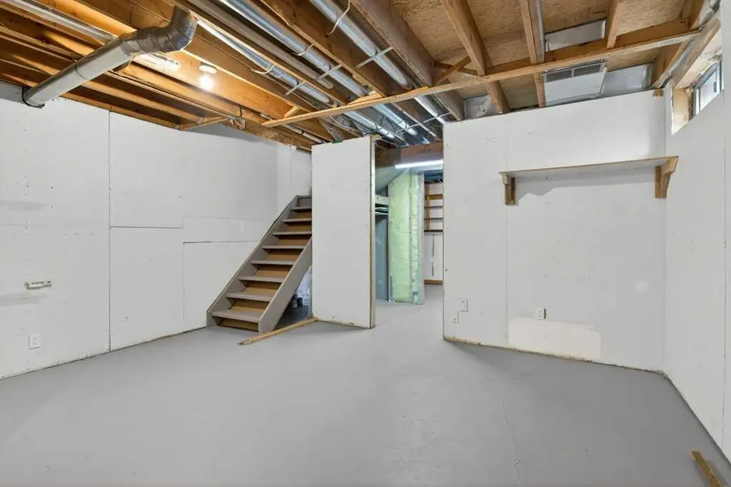 35 Martinview Crescent NE Calgary AB T3J 2S2