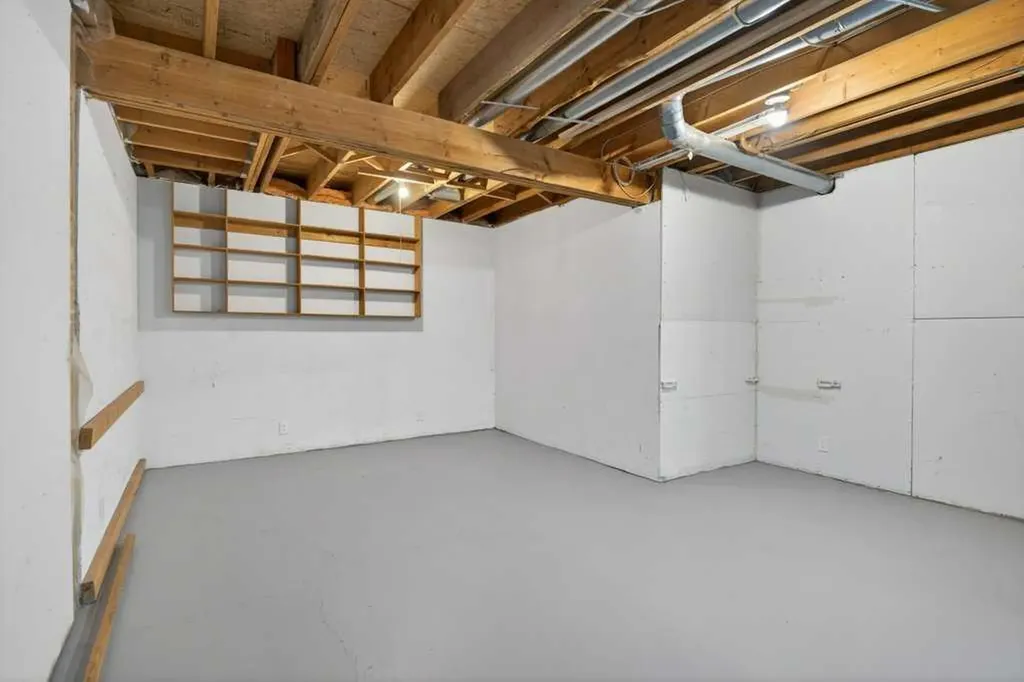 35 Martinview Crescent NE Calgary AB T3J 2S2