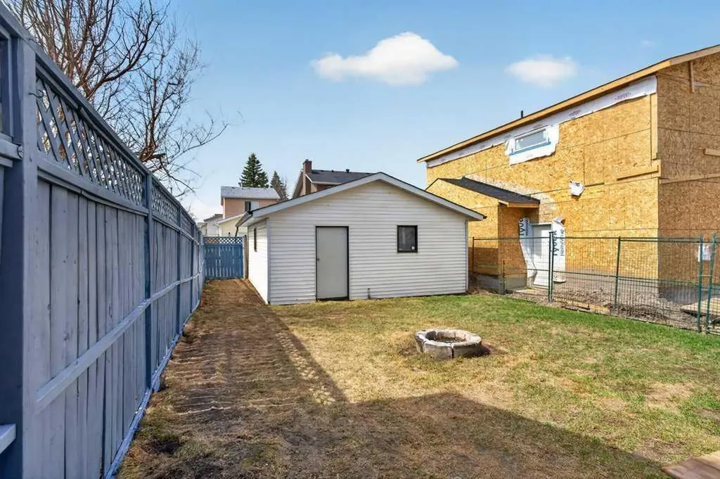 35 Martinview Crescent NE Calgary AB T3J 2S2