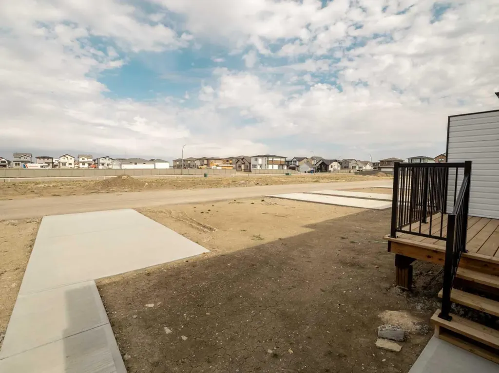 4325 28 Avenue S Lethbridge AB T1K 8L3